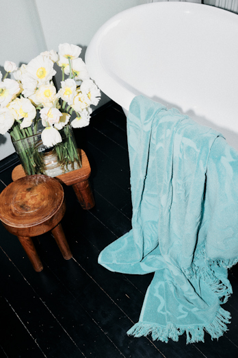 Dorothee Schumacher Handtuch mit floralem Muster jade