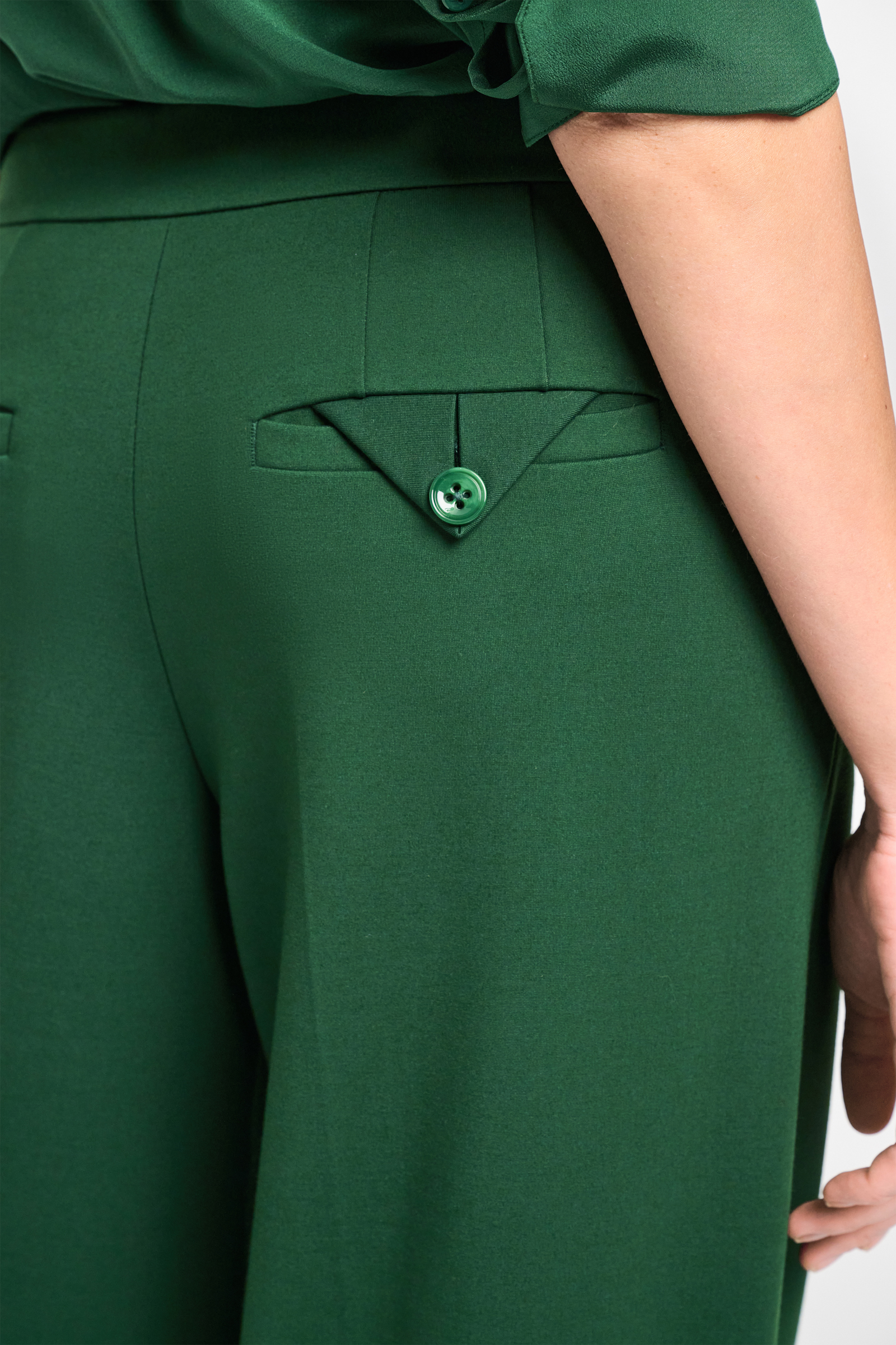 Dorothee Schumacher Hose aus Punto Milano mit weitem Bein gras green