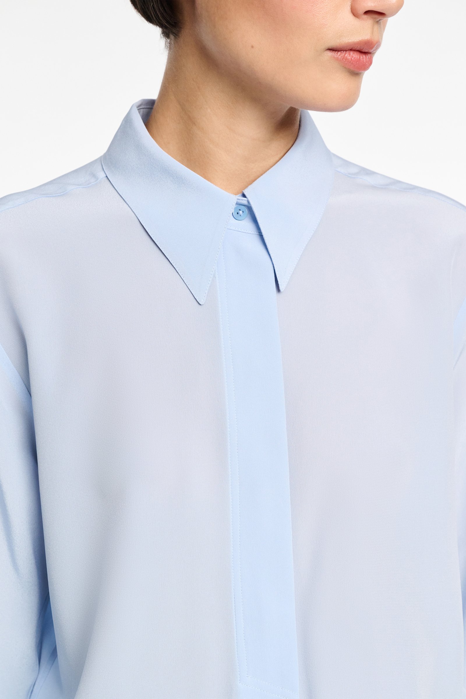 Dorothee Schumacher Seidenbluse aus Crêpe de Chine sky