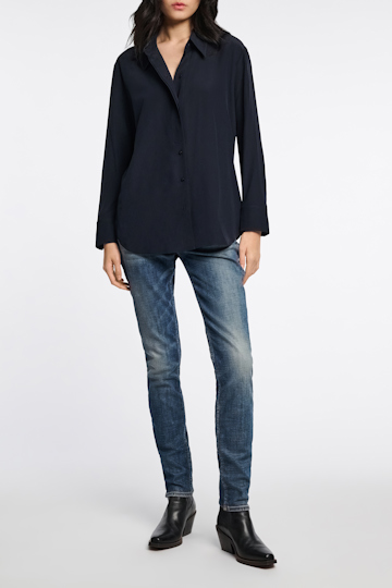 Dorothee Schumacher Seidenbluse aus Crêpe de Chine dark navy