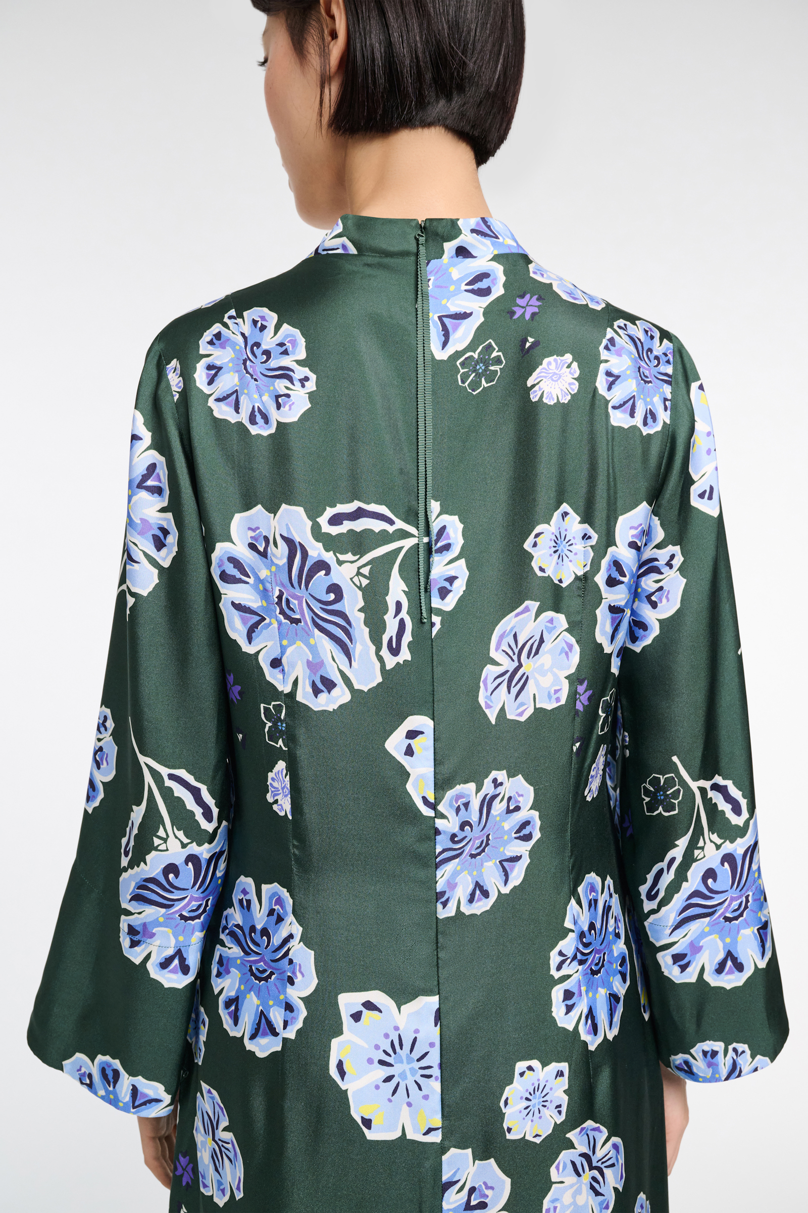 BIG GARDEN dress Dorothee Schumacher Midikleid aus bedrucktem Seidentwill Big Garden green