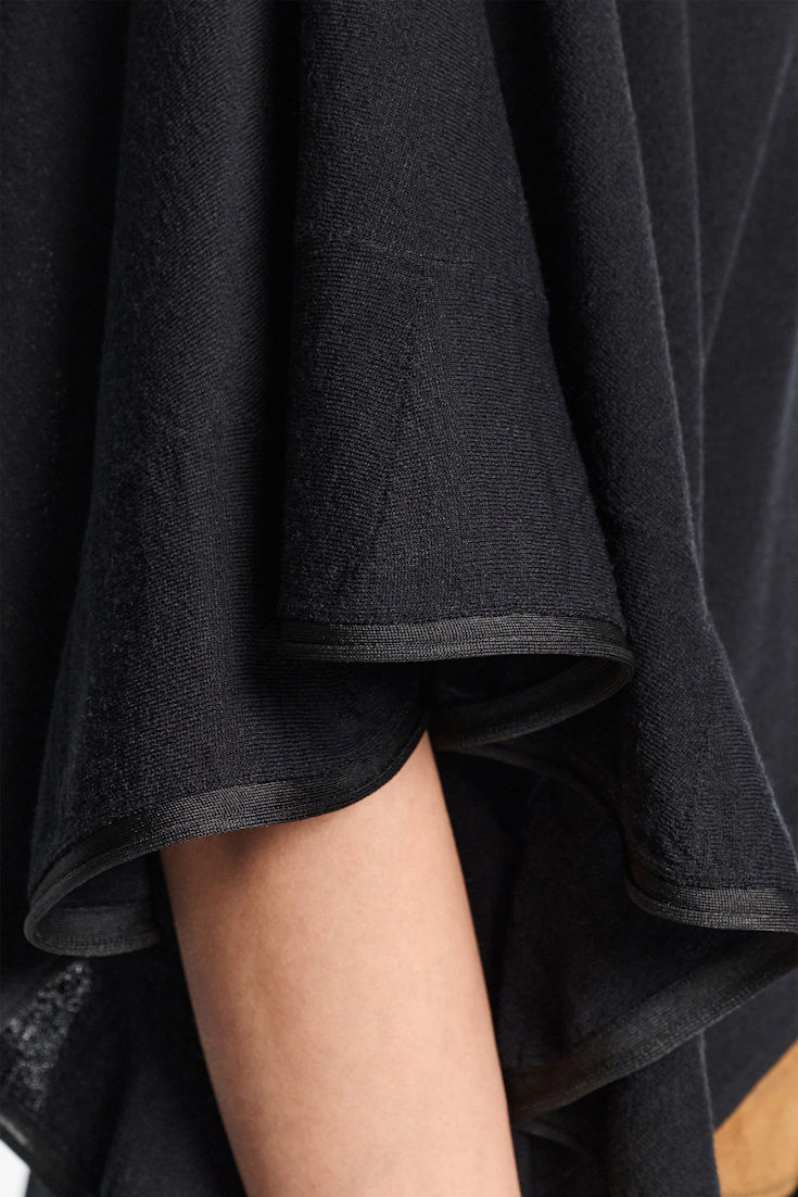 Dorothee Schumacher Rundhalspullover mit seitlichen Volants pure black
