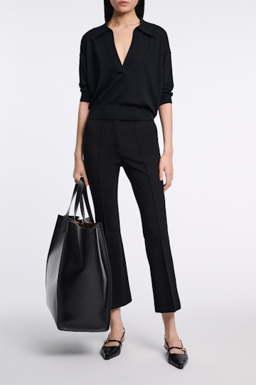 Dorothee Schumacher Verkürzte Hose mit ausgestelltem Bein aus Punto Milano pure black