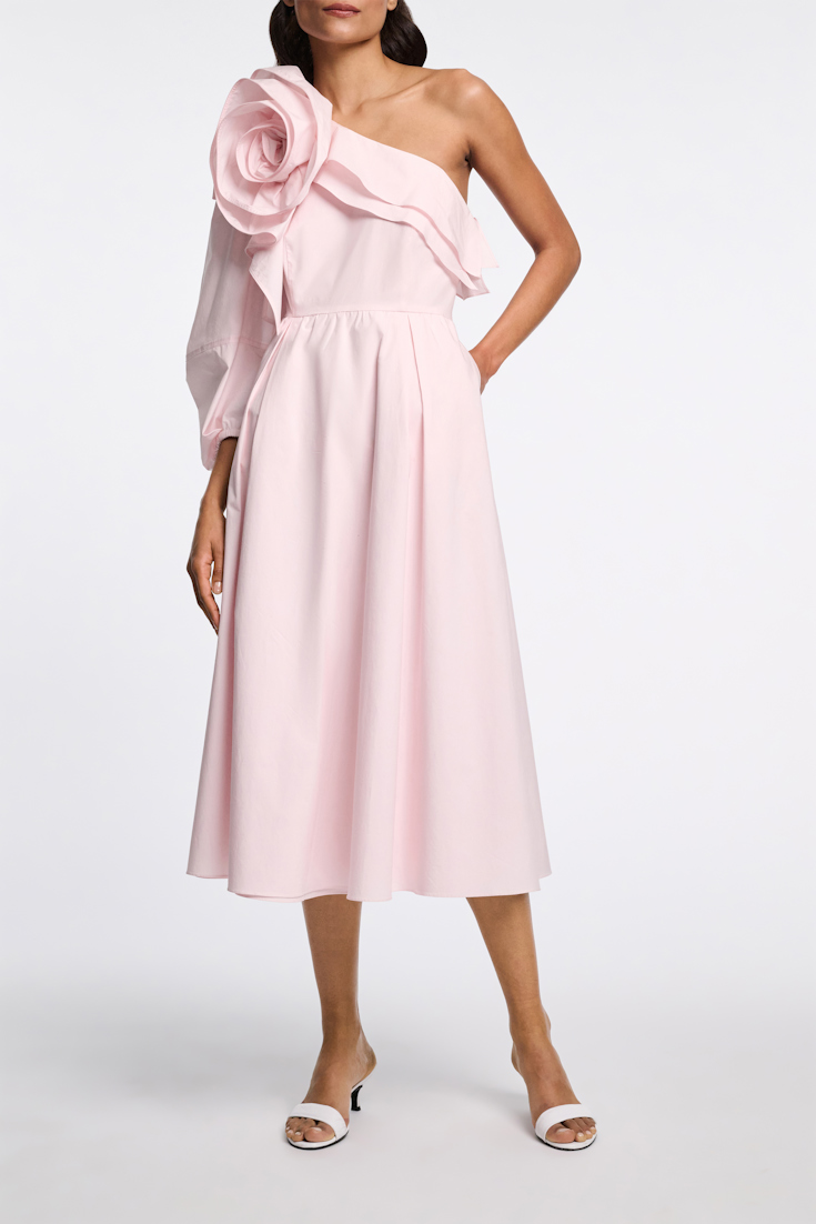 Dorothee Schumacher Asymmetrisches Midi-Kleid mit Maxi-Blumenbrosche light rose