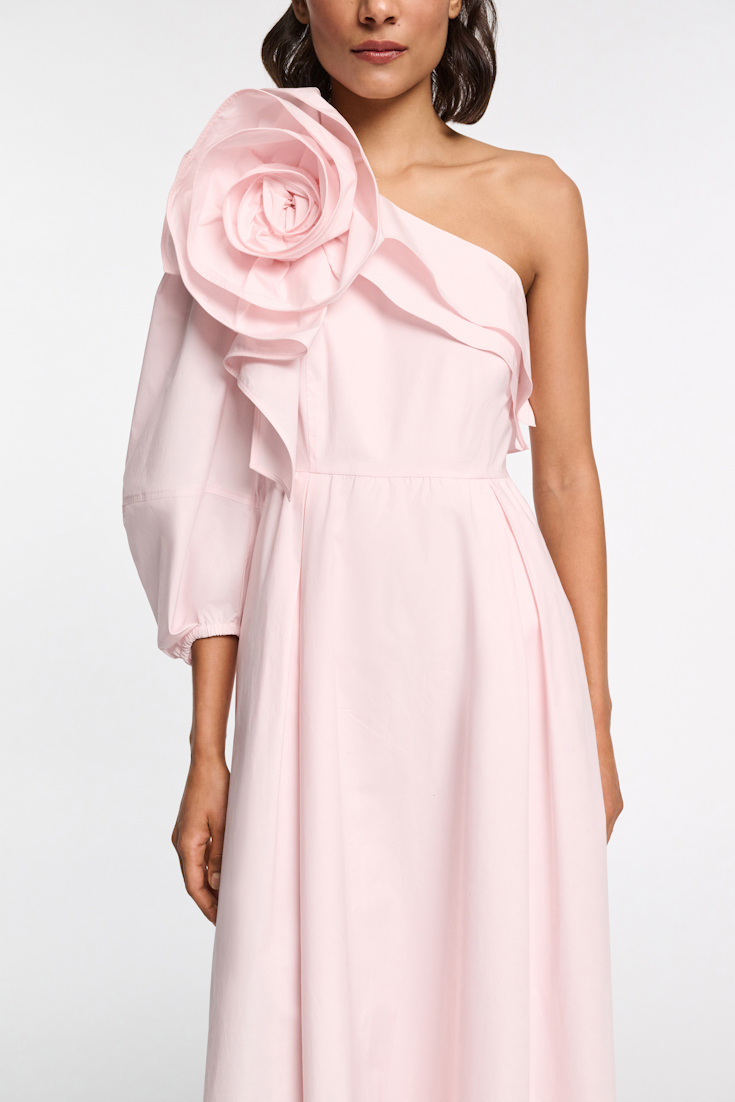 Dorothee Schumacher Asymmetrisches Midi-Kleid mit Maxi-Blumenbrosche light rose