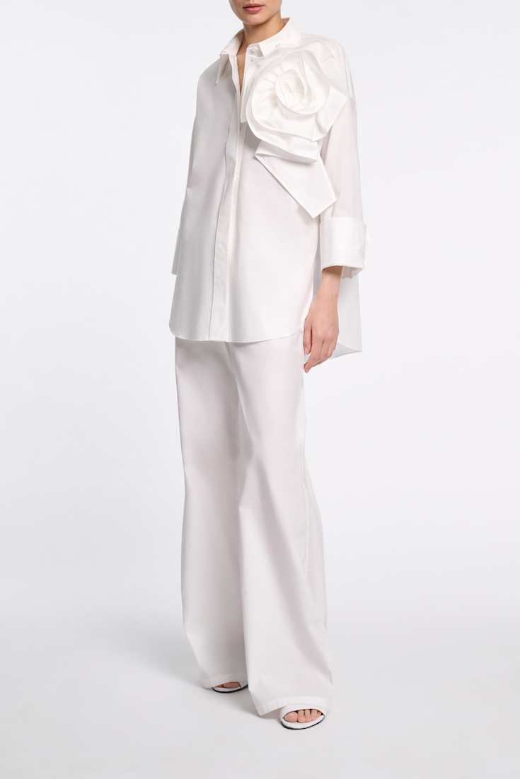 Dorothee Schumacher Bluse mit Maxi-Blumenbrosche pure white