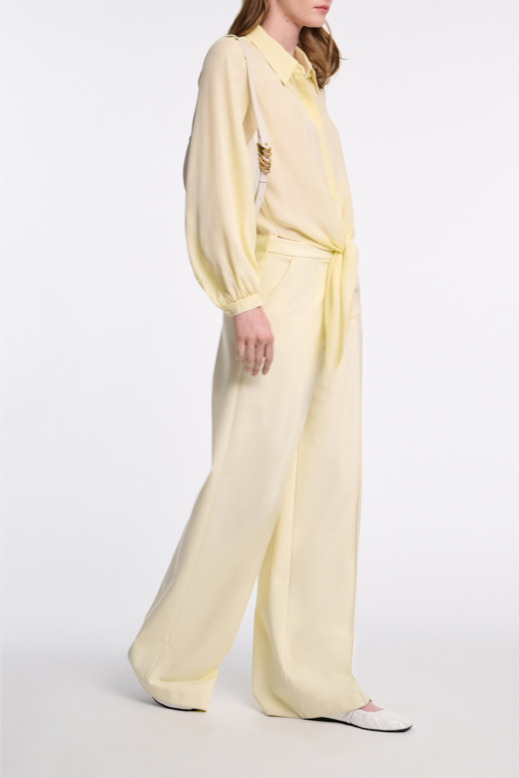 Dorothee Schumacher Bindebluse aus Seiden-Double-Georgette light lemon