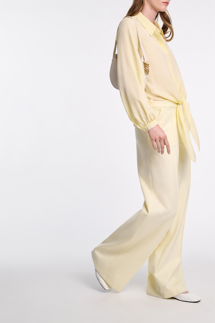 Dorothee Schumacher Bindebluse aus Seiden-Double-Georgette light lemon
