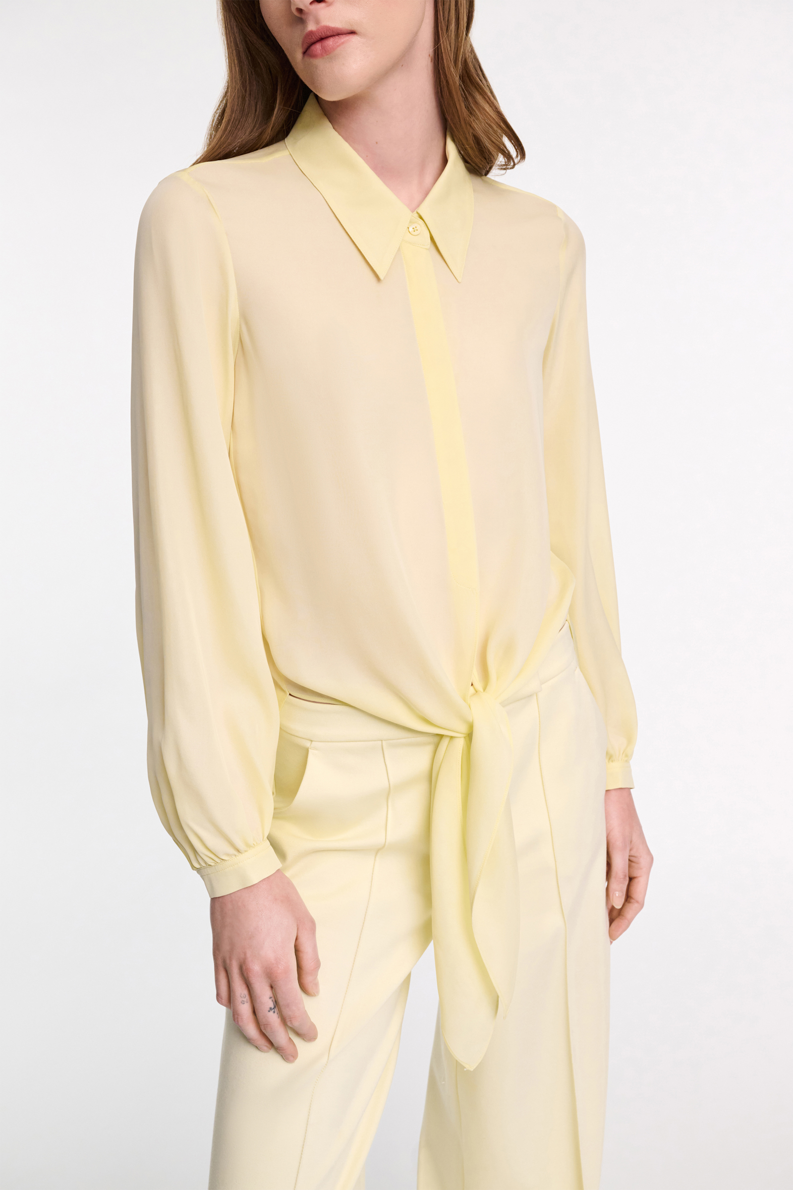Dorothee Schumacher Bindebluse aus Seiden-Double-Georgette light lemon