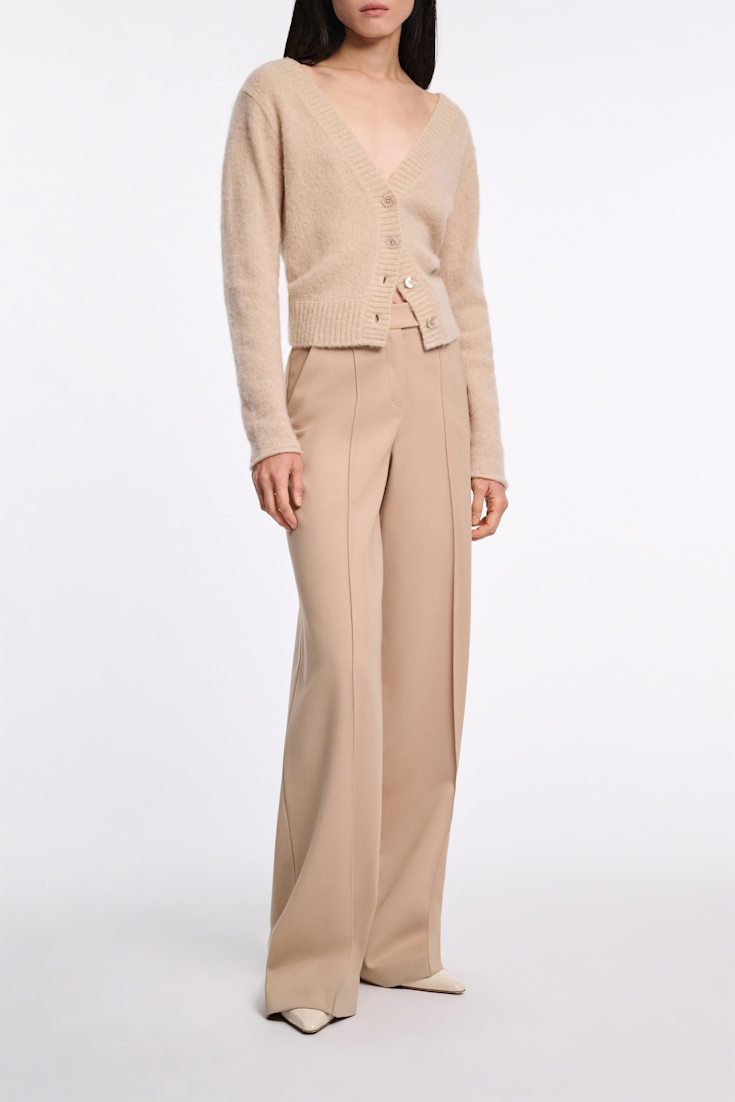 Dorothee Schumacher Besonders softer Cardigan aus Kaschmir mit V-Ausschnitt baby camel