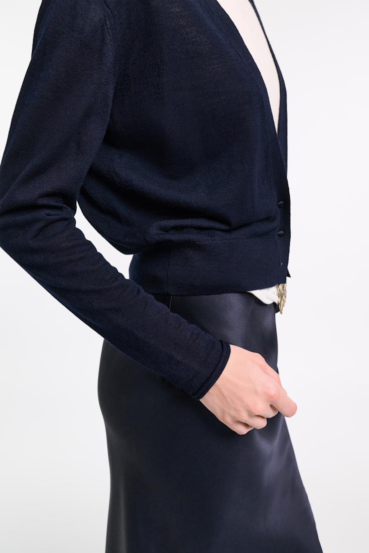 Dorothee Schumacher Cardigan mit tifem V-Ausschnitt dark navy