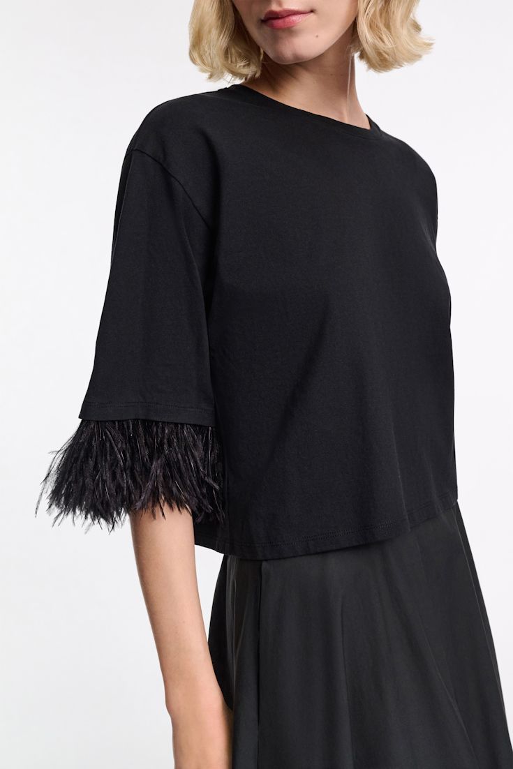 Dorothee Schumacher Rundhalsshirt mit abnehmbaren Straußenfeder-Details pure black