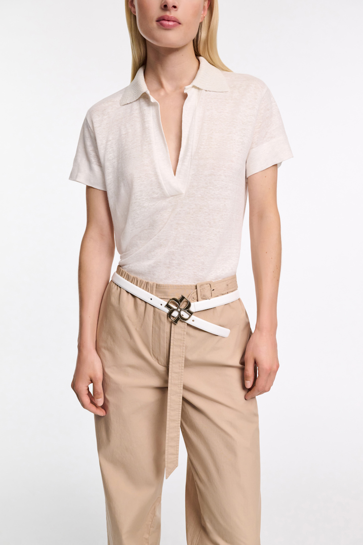 Dorothee Schumacher Poloshirt aus Hanf mit geripptem Strickkragen camellia white