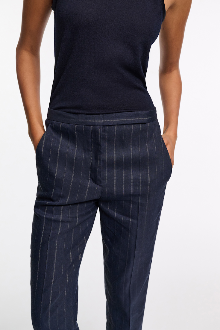 Dorothee Schumacher Schmale Pinstripe Hose mit Bügelfalte blue night
