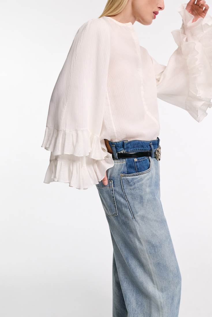 Dorothee Schumacher Bluse aus gestreiftem Seide-Viskose Organdy Voile mit Volants camellia white