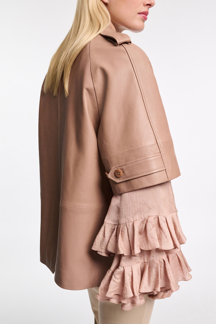 Dorothee Schumacher Kurzmantel aus Lammleder mit Bindegürtel tan