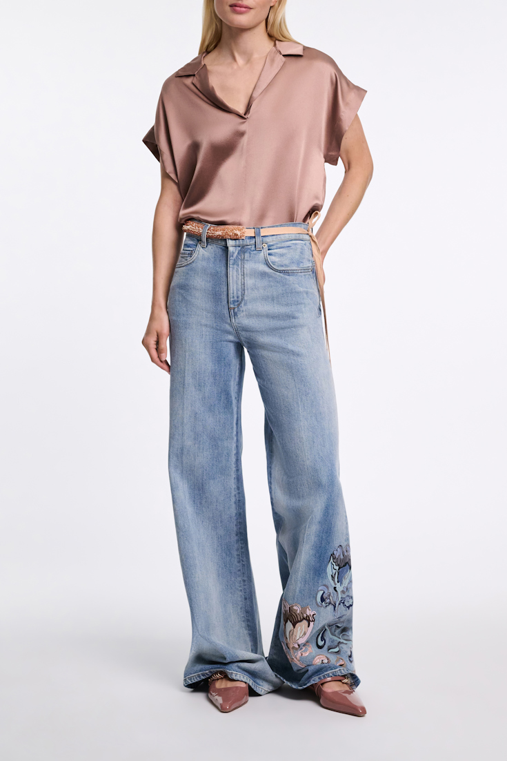 Dorothee Schumacher Kurze T-Shirt Bluse aus Seidencharmeuse burnt tan