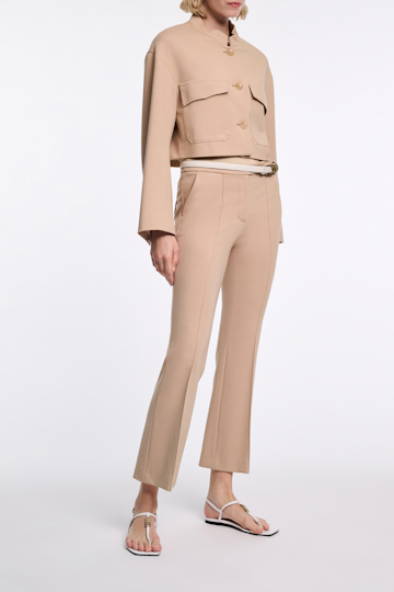 Dorothee Schumacher Verkürzte Hose aus Punto Milano mit ausgestelltem Bein tender beige