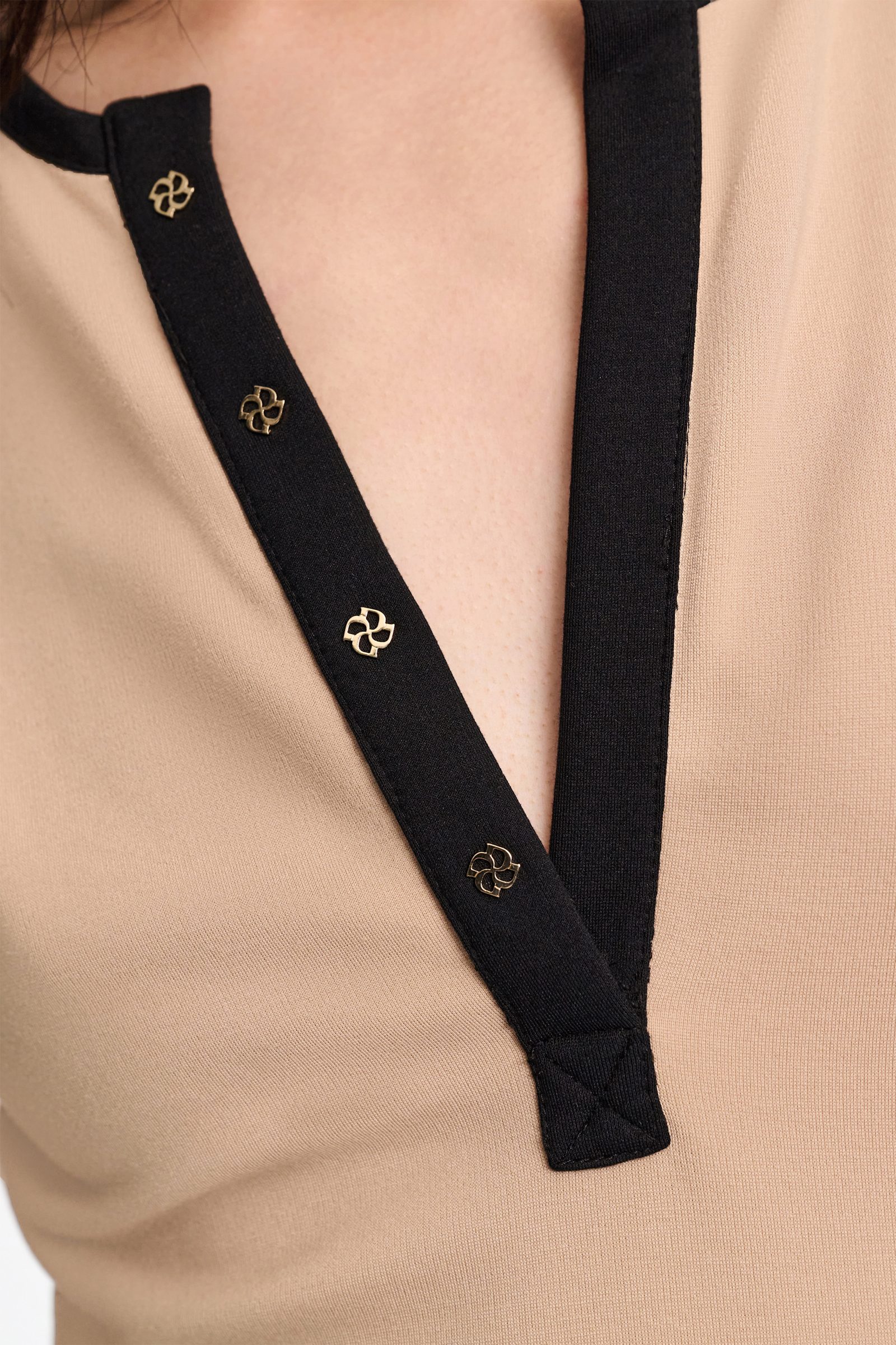 Dorothee Schumacher Punto Milano Top mit kontrastierender Zierleiste tender beige