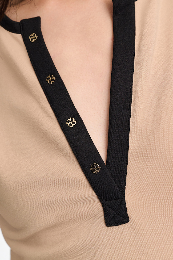 Dorothee Schumacher Punto Milano Top mit kontrastierender Zierleiste tender beige
