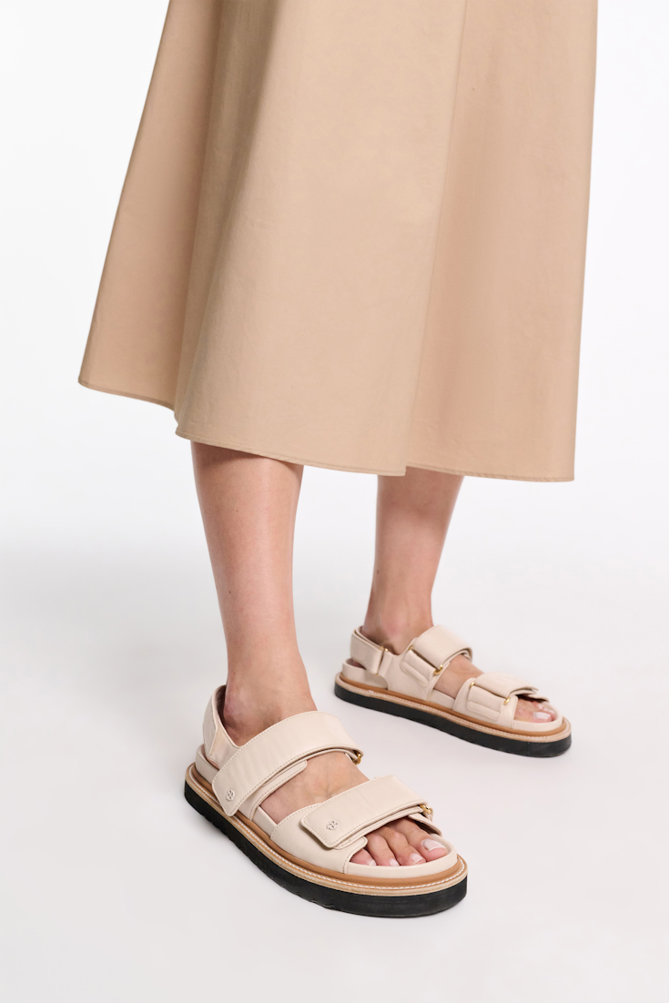 Dorothee Schumacher Sandale mit Klettverschluss ivory