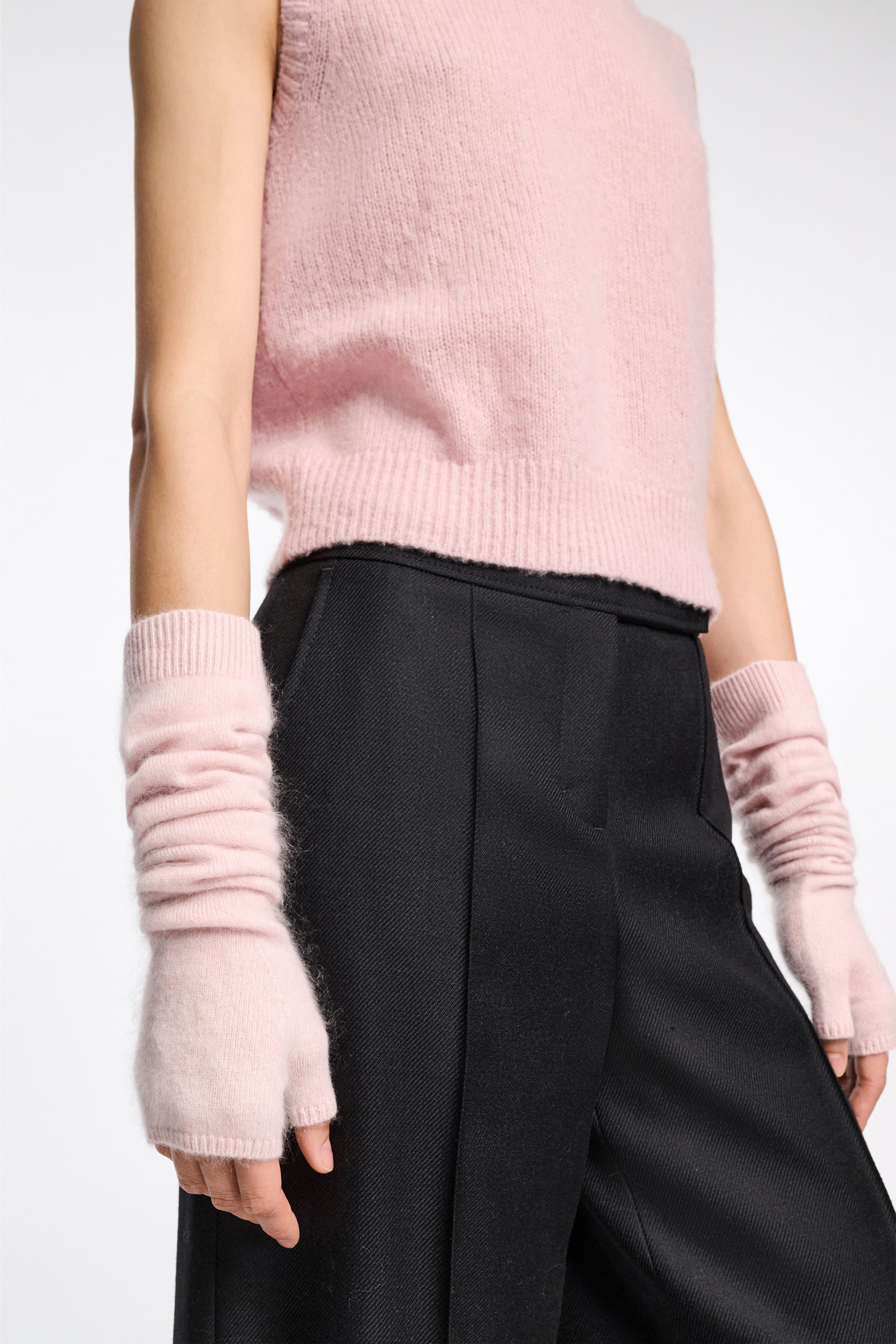 Dorothee Schumacher Virgin Merino-cashmere arm-warmers candy rose