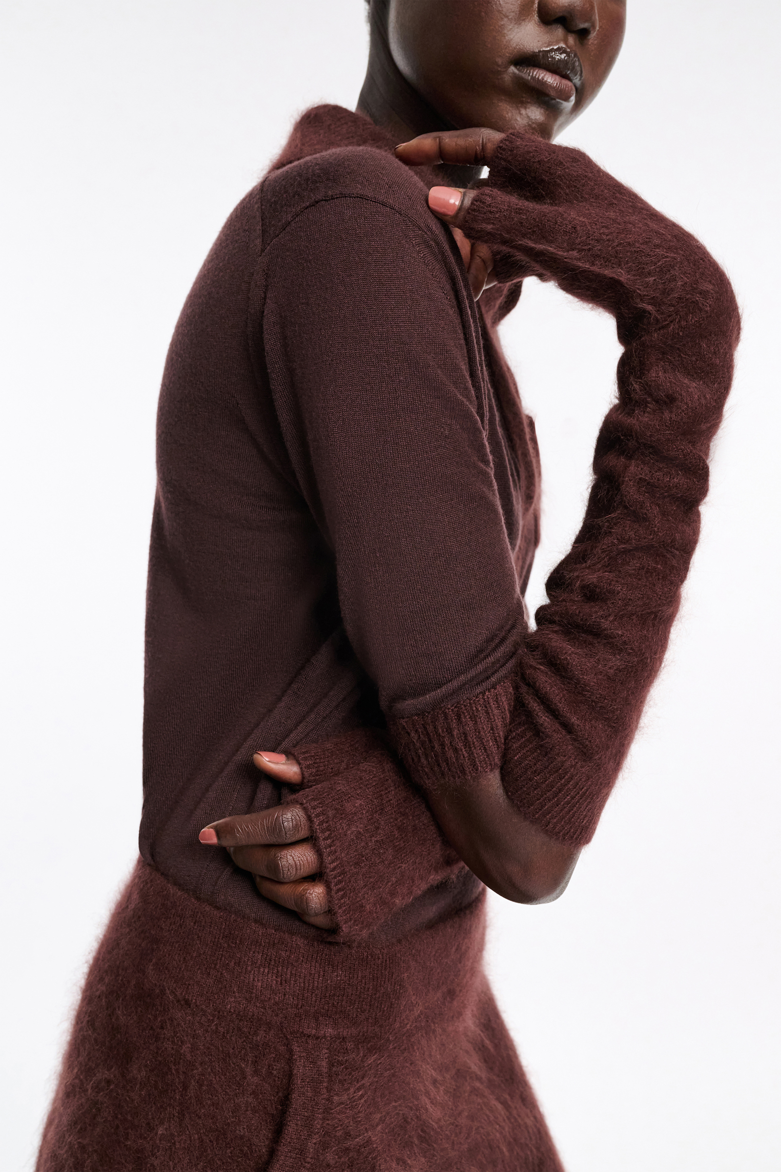 Dorothee Schumacher Virgin Merino-cashmere arm-warmers dark chocolate