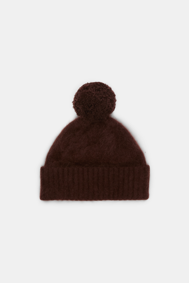 Dorothee Schumacher Fluffy Mütze mit Bommel dark chocolate