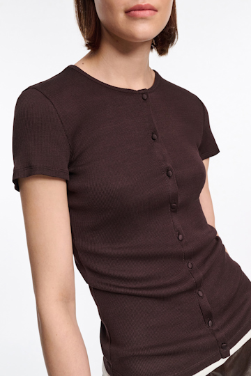 Dorothee Schumacher Button-down top in luxurious rib knit chocolate