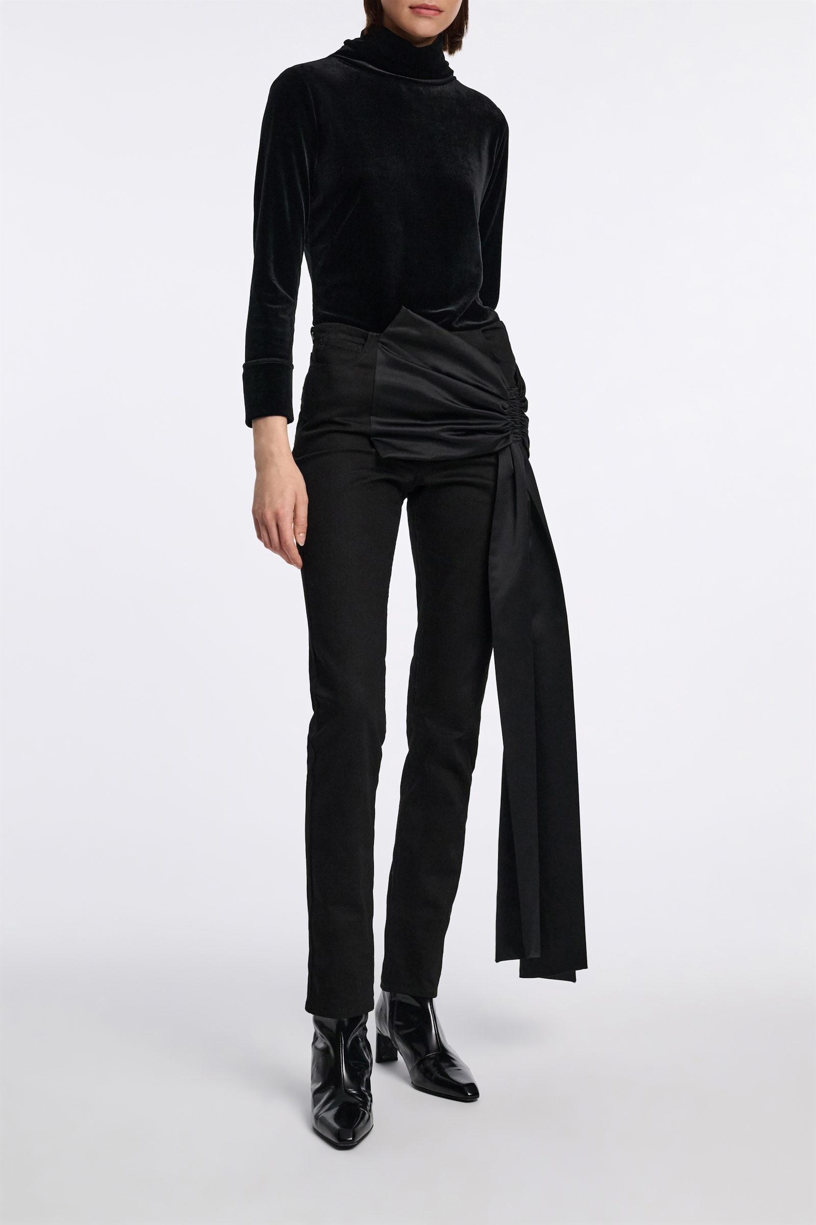Dorothee Schumacher Rollkragentop aus Stretch-Samt pure black