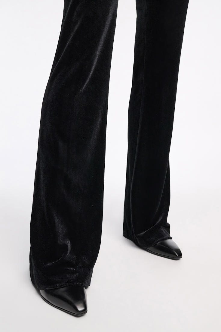 Dorothee Schumacher Hose aus Stretch-Samt pure black