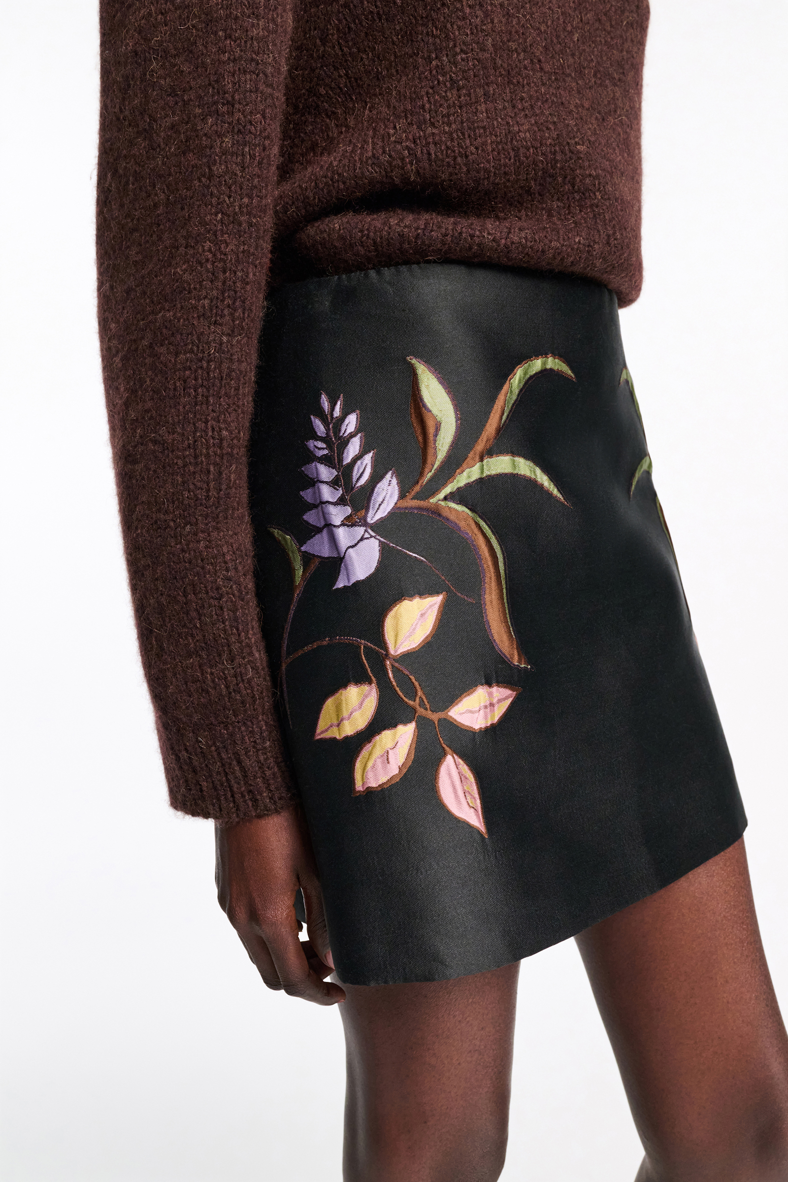 Dorothee Schumacher Kurzer Rock aus dreidimensionalem Cloque-Jacquard pure black