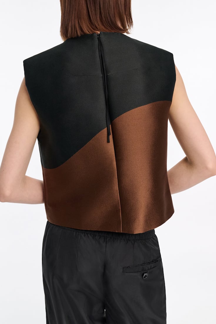 Dorothee Schumacher Top in cloque jacquard caramel black