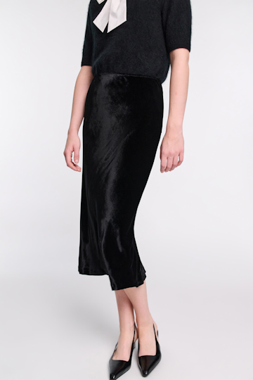 Dorothee Schumacher Bias-cut midi-skirt in glossy velvet pure black
