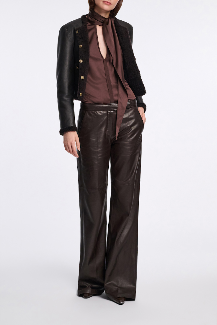 Dorothee Schumacher Sleeveless blouse in silk satin chocolate