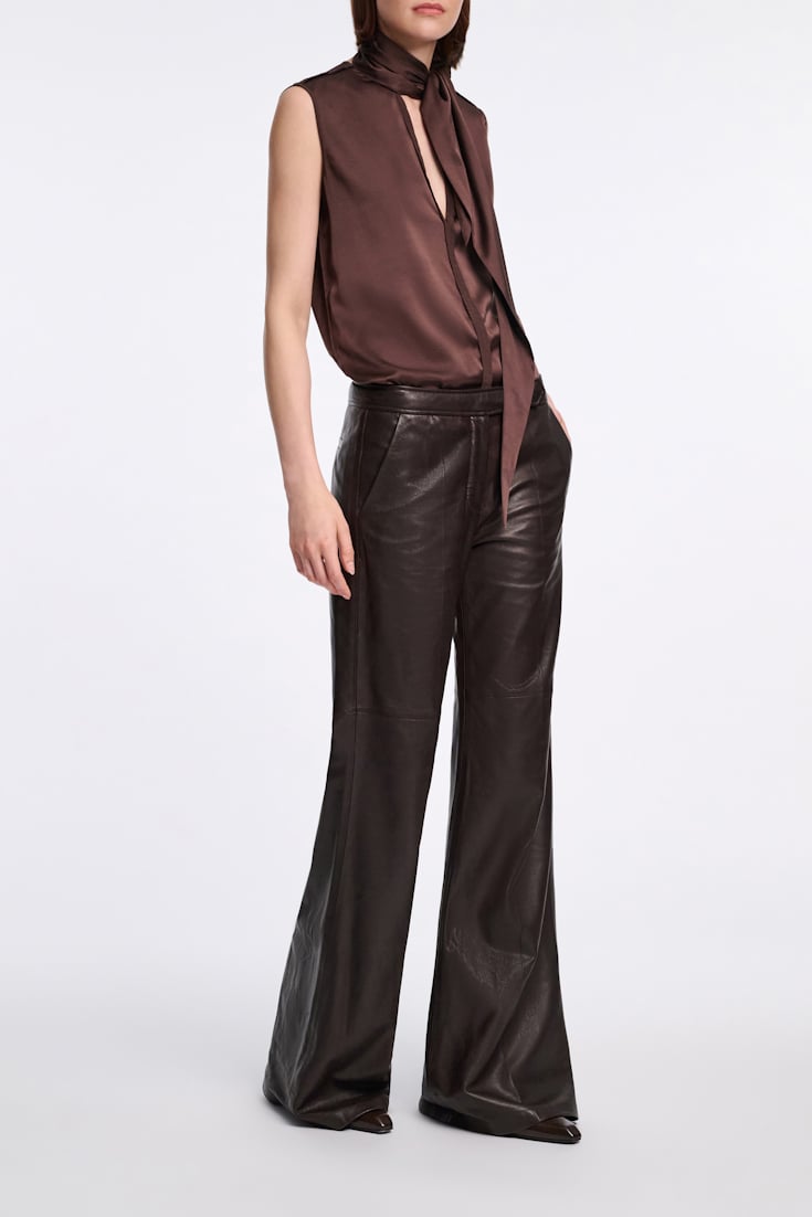 Dorothee Schumacher Sleeveless blouse in silk satin chocolate