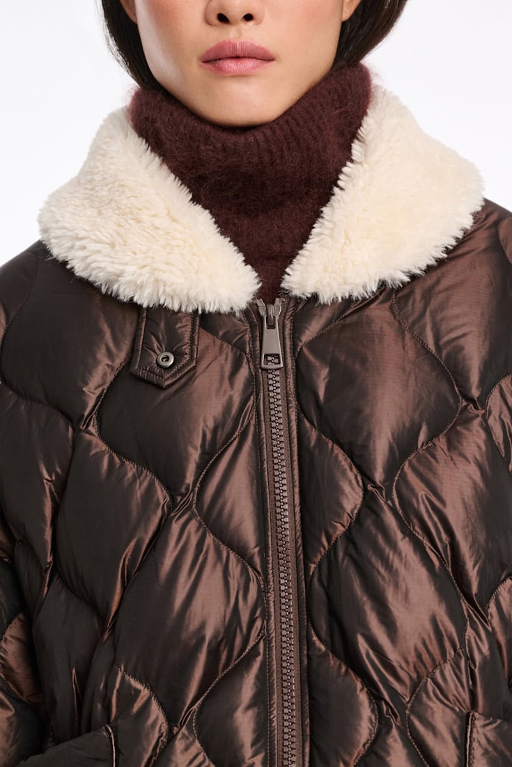 Dorothee Schumacher Daunenjacke mit Teddykragen chocolate
