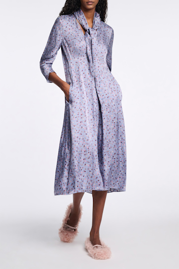 Dorothee Schumacher Midi-Kleid aus gehämmertem Satin Baby Blossom blue