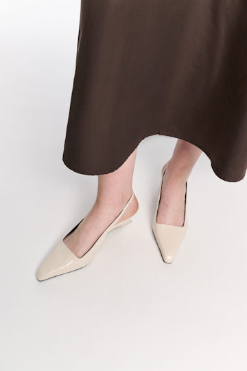 Dorothee Schumacher Slingback graphic contour wedges dark cream