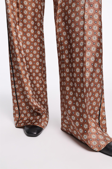 Dorothee Schumacher Printed silk twill trousers brown big tie