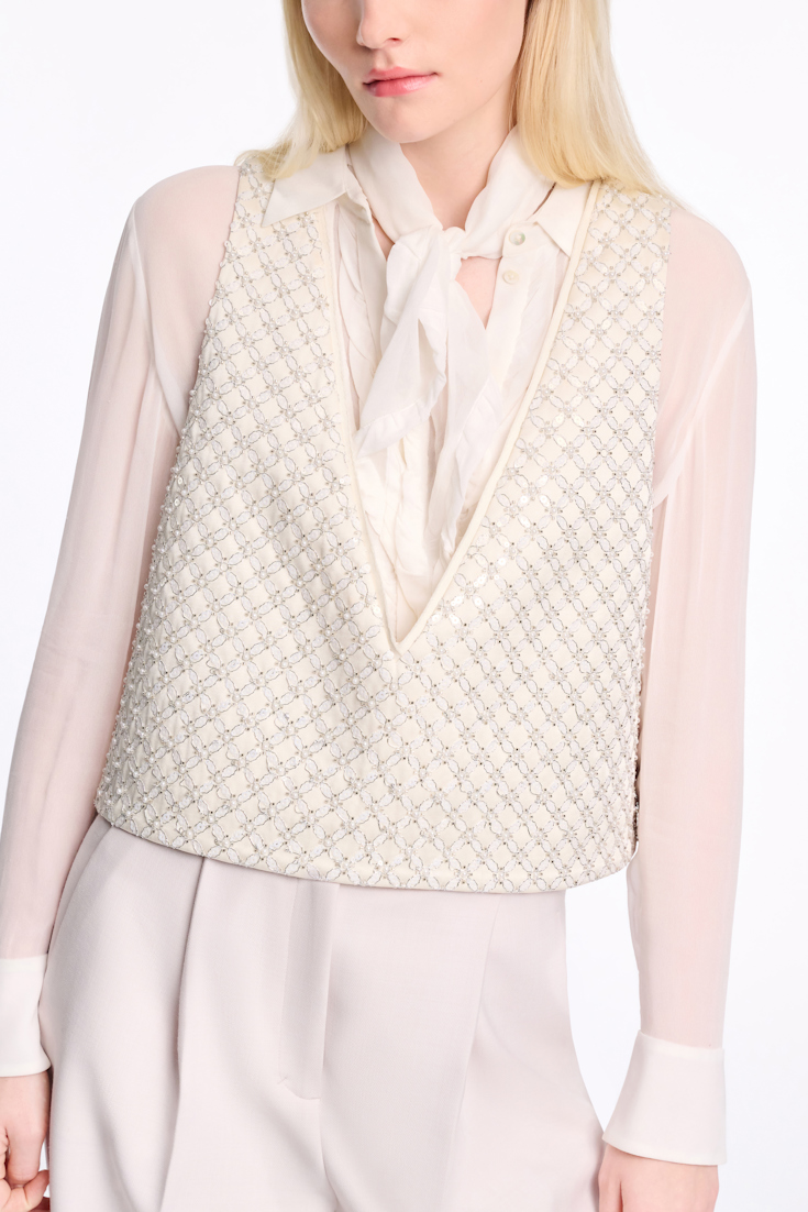 Dorothee Schumacher Triangular scarf with twisted edge details camellia white