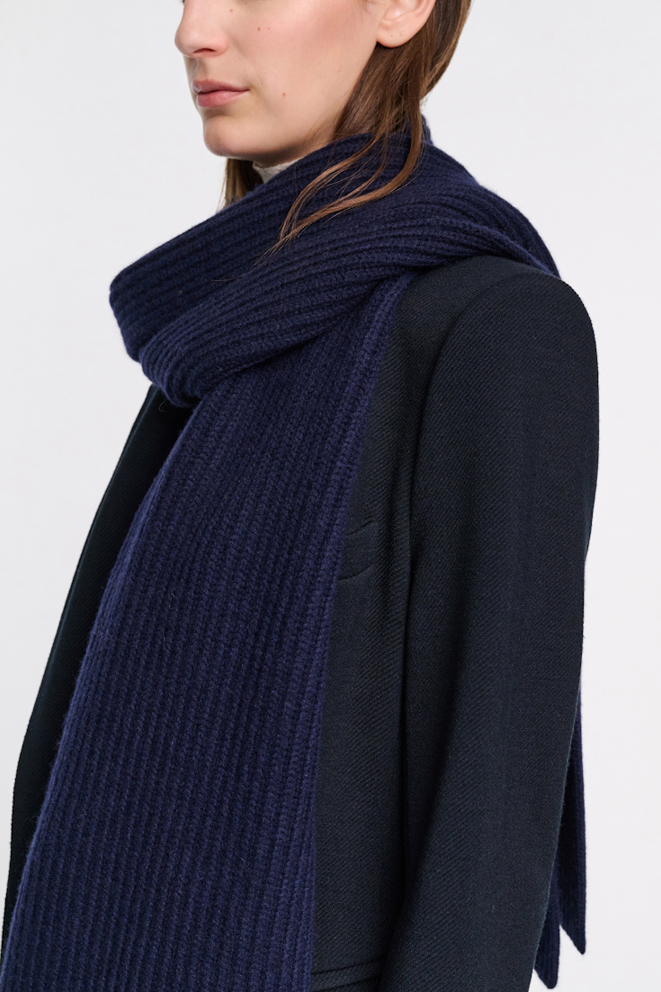Dorothee Schumacher Gerippter Merino-Kaschmir-Schal LOVE true navy