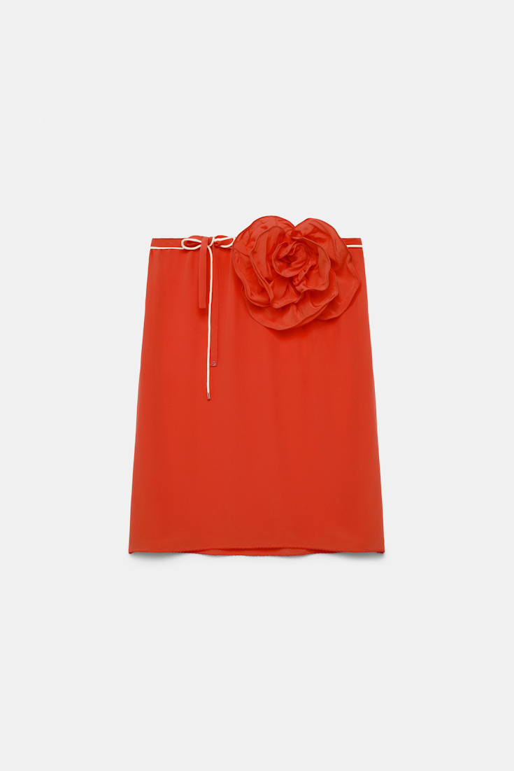 Dorothee Schumacher Seidenrock mit Maxi-Blumenbrosche orange