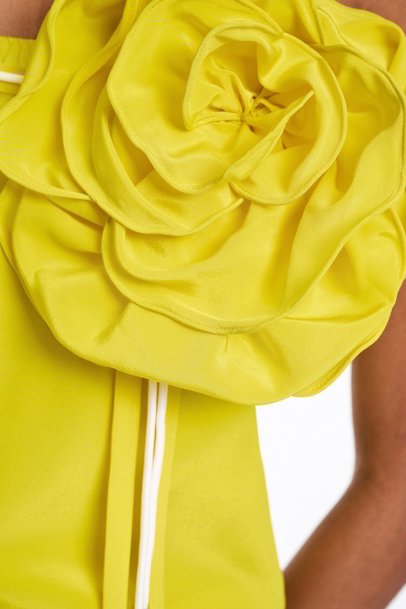 Dorothee Schumacher Silk skirt with XL flower brooch lime