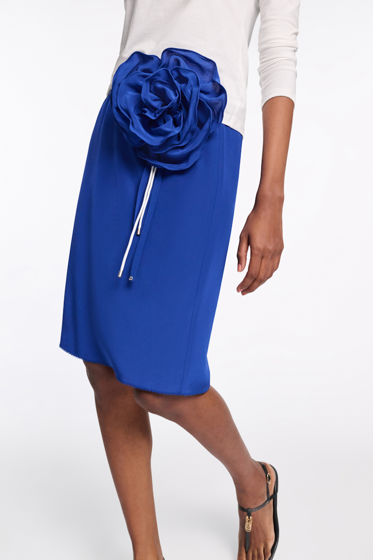 Dorothee Schumacher Silk skirt with XL flower brooch blue