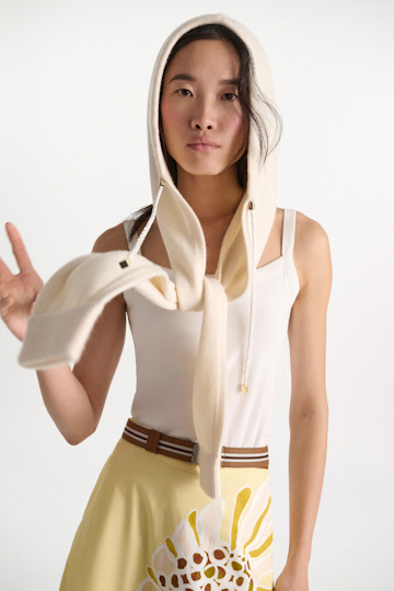 Dorothee Schumacher Hood accessory camellia white