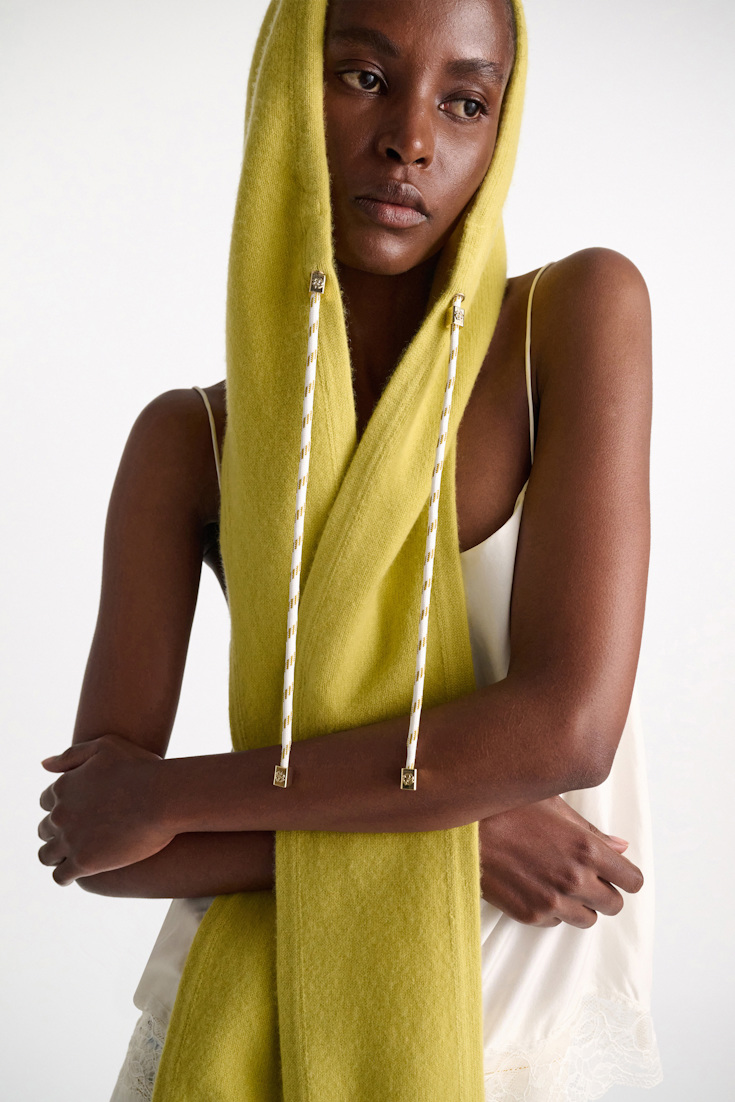 Dorothee Schumacher Hood accessory goldfinch