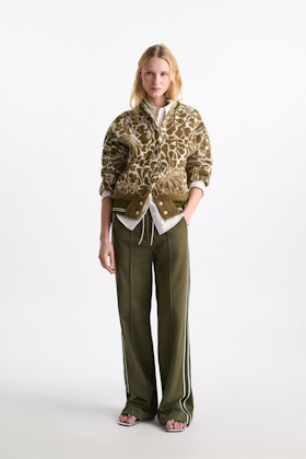 Dorothee Schumacher Trackpants mit gestricktem Seitenstreifen dark oliv