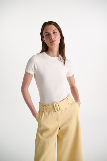 Dorothee Schumacher Stretch cotton shrunken T-shirt with contrast trim camellia white