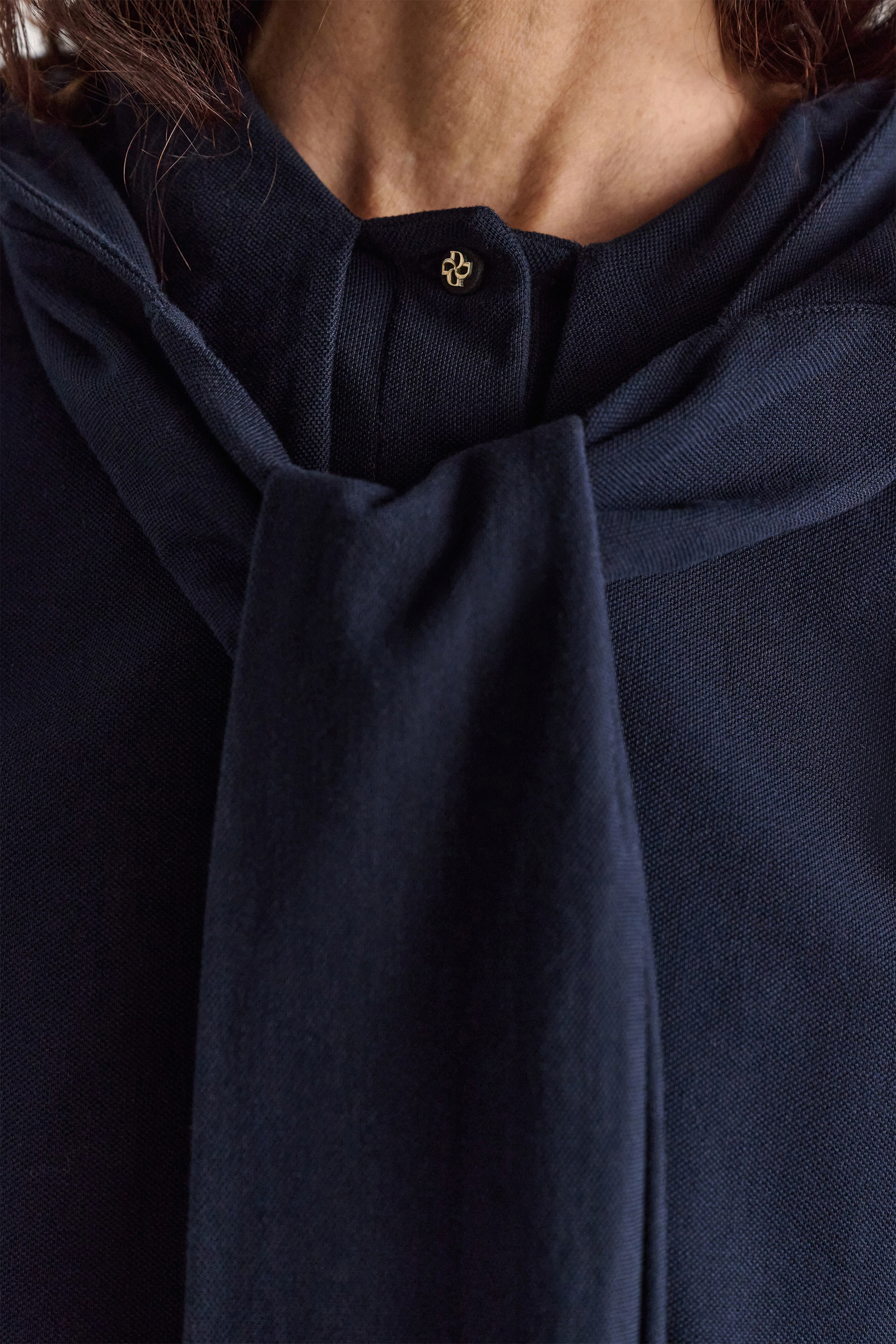 Dorothee Schumacher Longsleeve mit Kapuze und Lagenlook dark navy